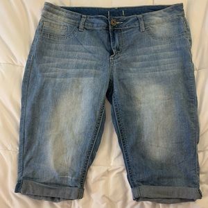 Bermuda jean shorts, size 15